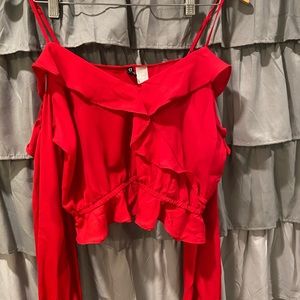 Cold shoulder ruffled H&M crop top